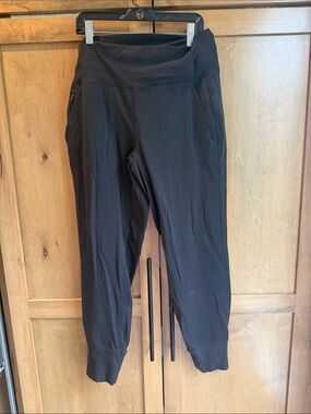 Athleta Venice Jogger in Black